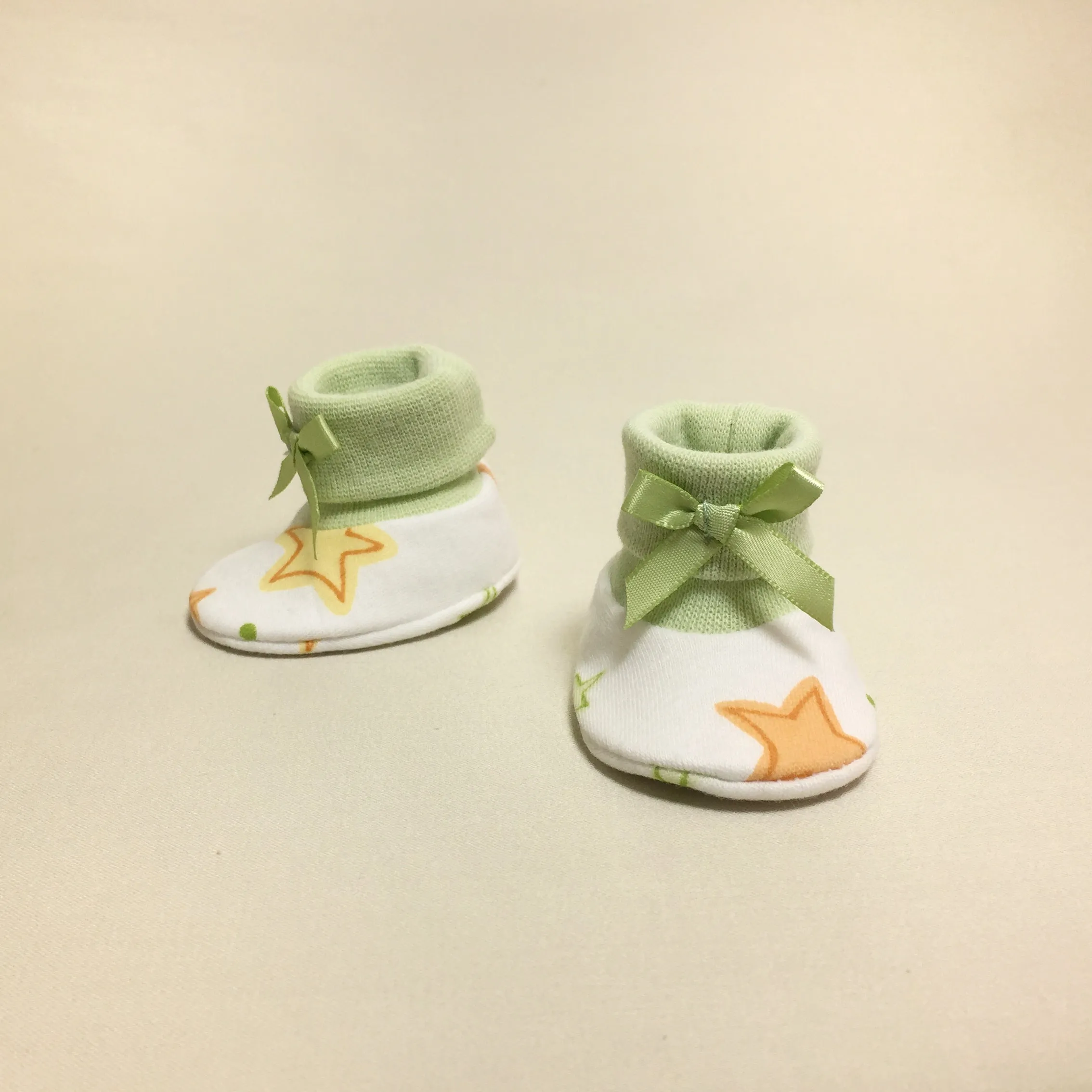 NICU Booties Twinkle Green